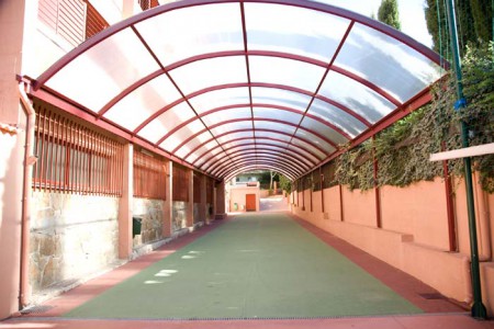 Zona de recreo cubierta